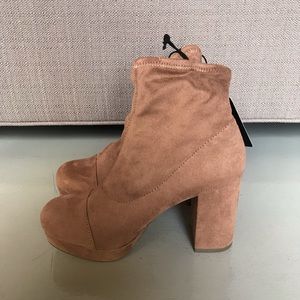 NWT Forever 21 Tan Faux Suede Boots
